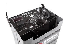 Пуско-зарядное устройство QUATTRO ELEMENTI Tech Boost 620 ( 12 / 24 Вольт, заряд до 90А, пуск до 590 А, таймер, 28 кг)